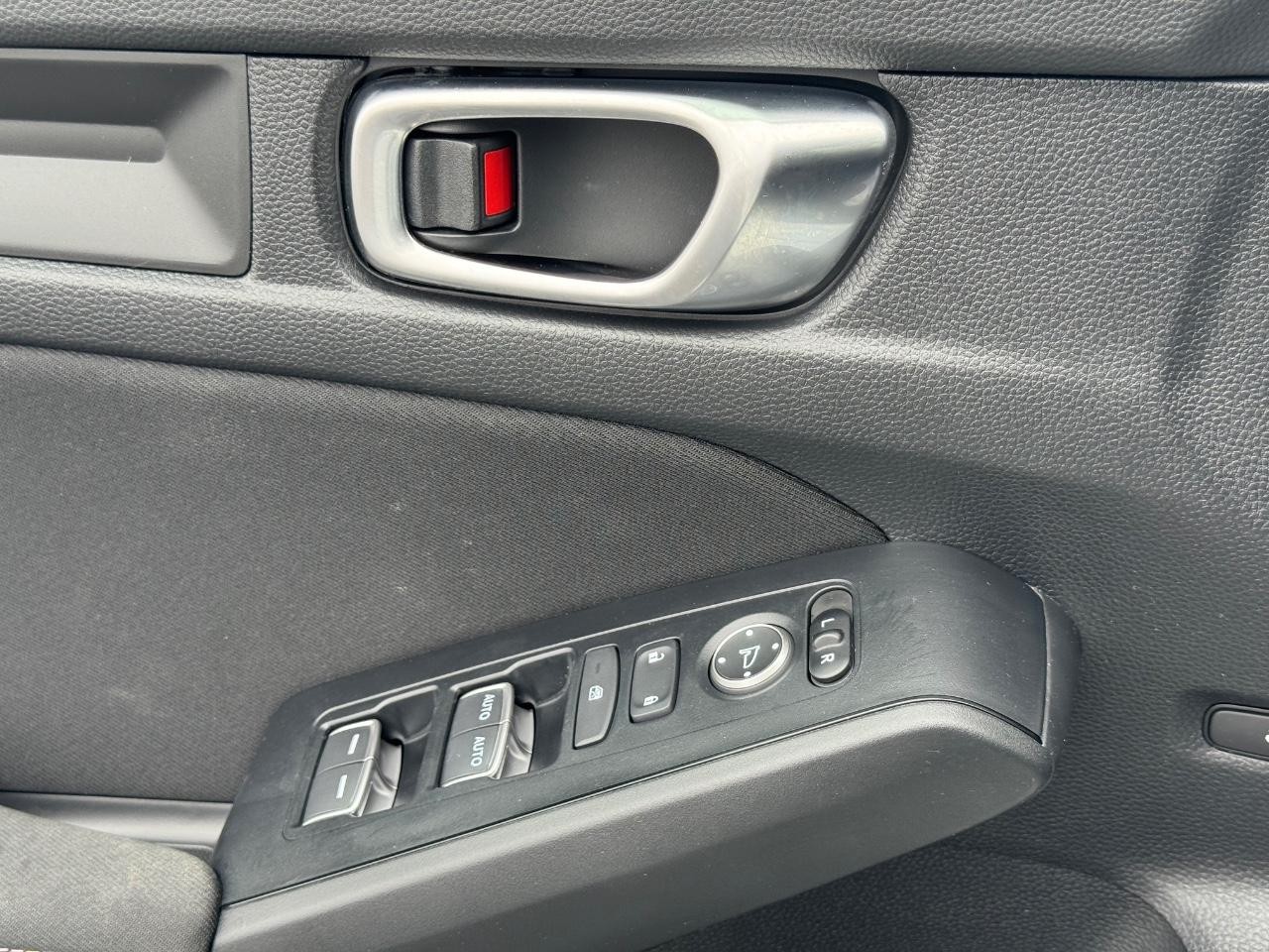 Honda Civic Sedan Vehicle Full-screen Gallery Image 23