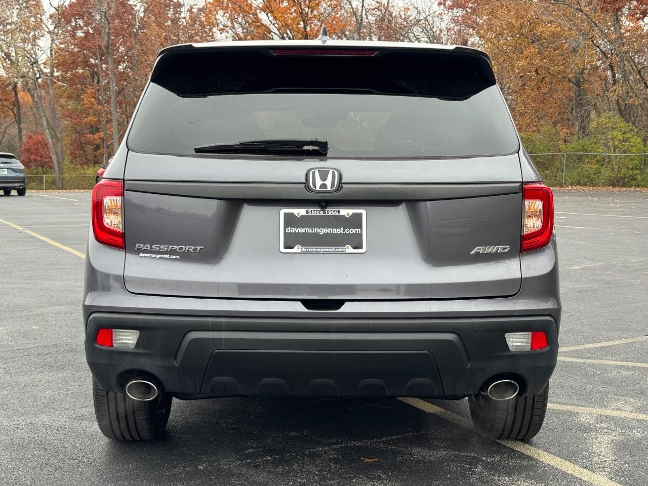 Honda Passport Vehicle Full-screen Gallery Image 05