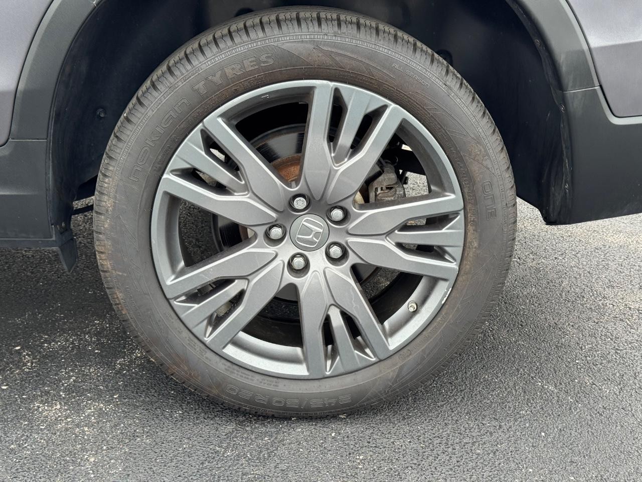 Honda Passport Vehicle Full-screen Gallery Image 07