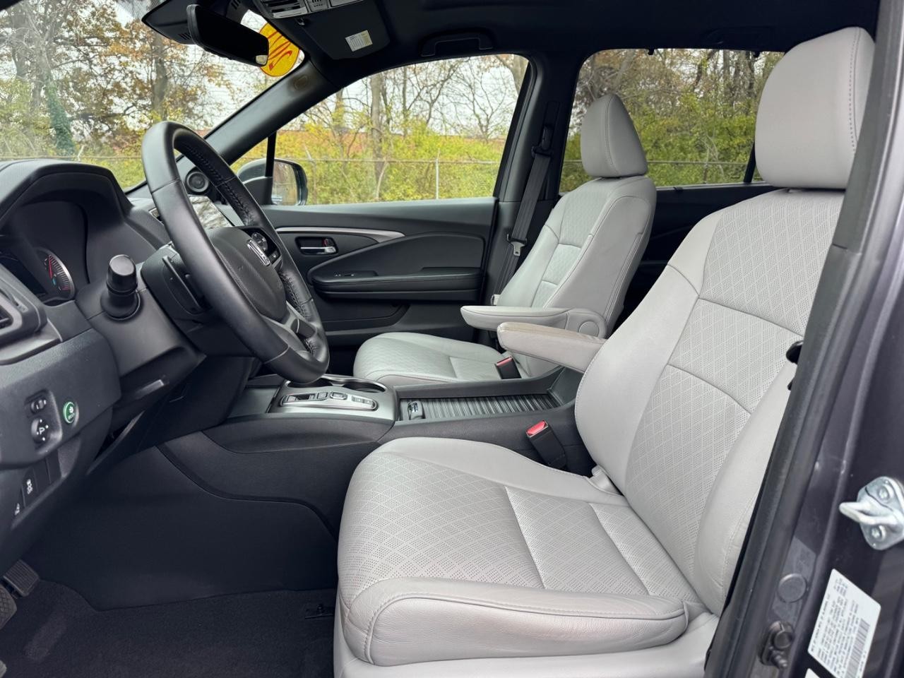 Honda Passport Vehicle Full-screen Gallery Image 18