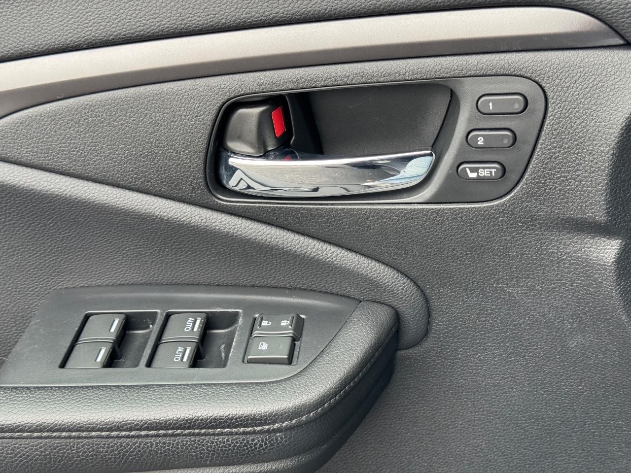 Honda Passport Vehicle Full-screen Gallery Image 25