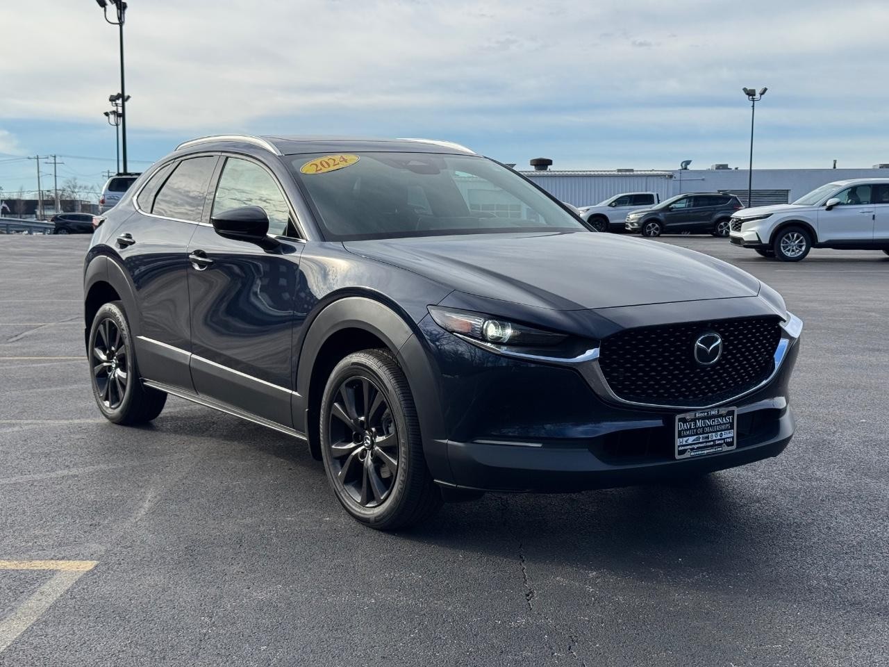 Mazda CX-30 Vehicle Full-screen Gallery Image 02