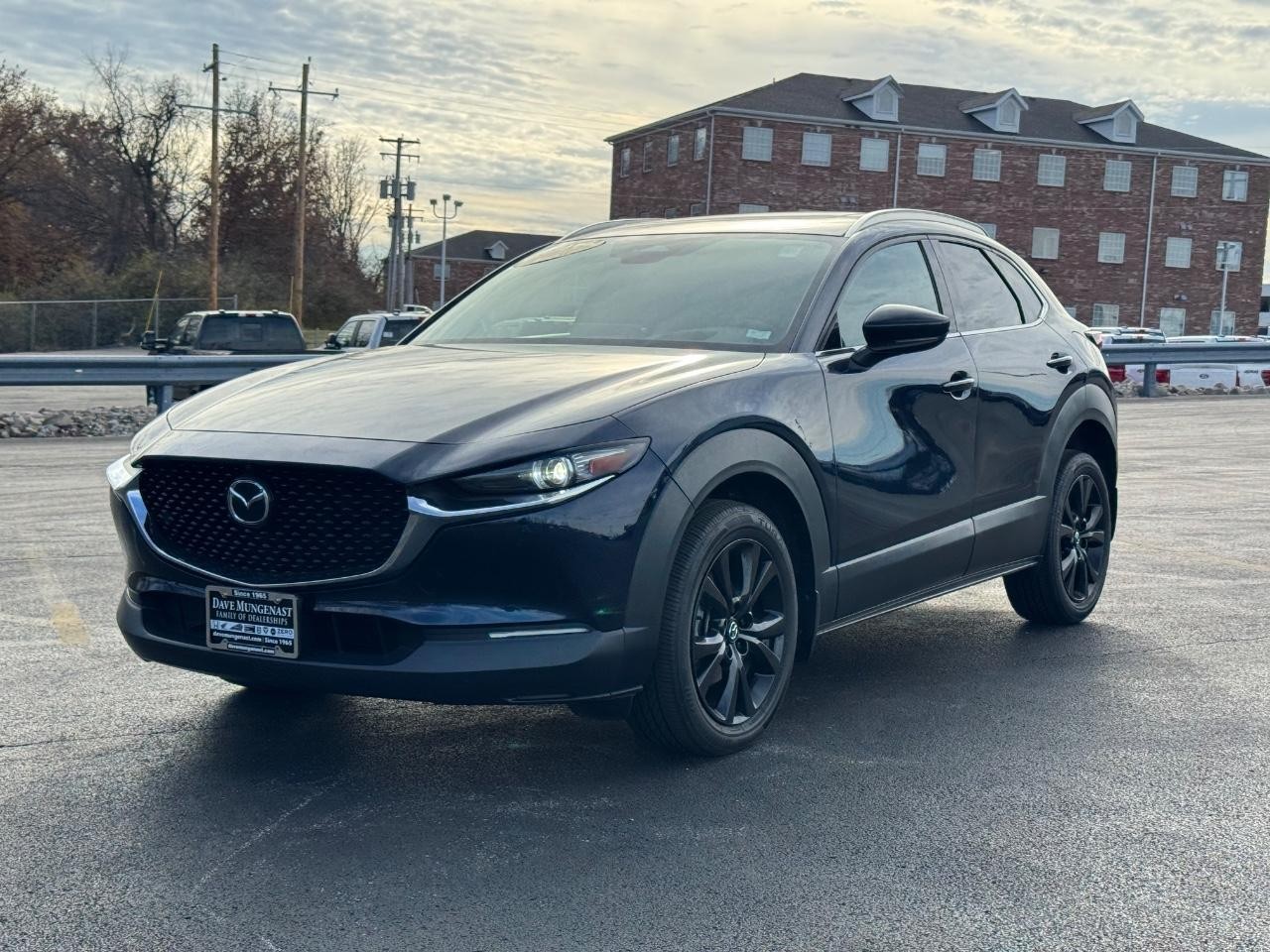 Mazda CX-30 Vehicle Full-screen Gallery Image 09