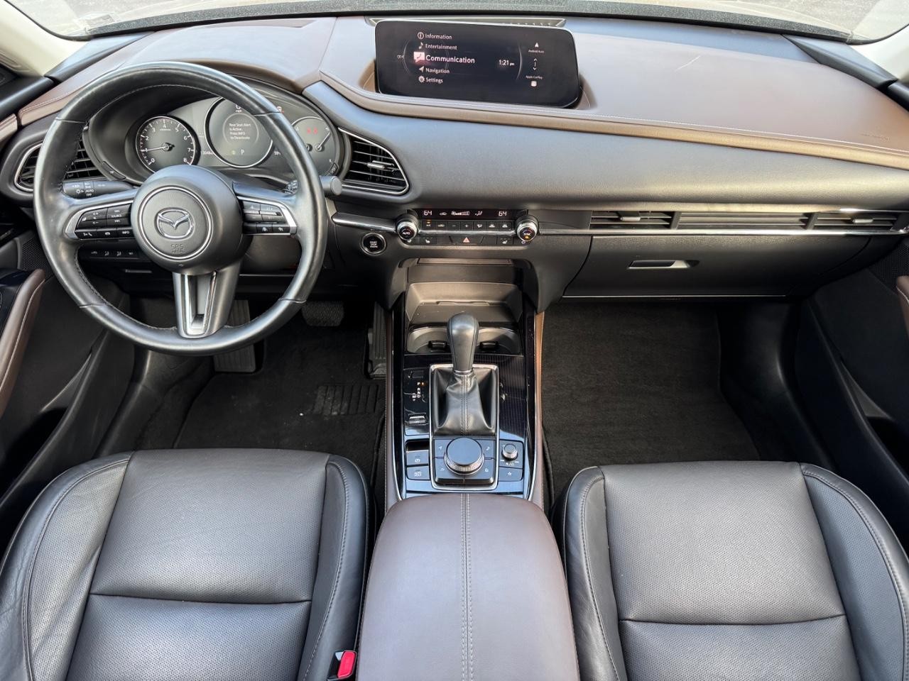 Mazda CX-30 Vehicle Full-screen Gallery Image 12