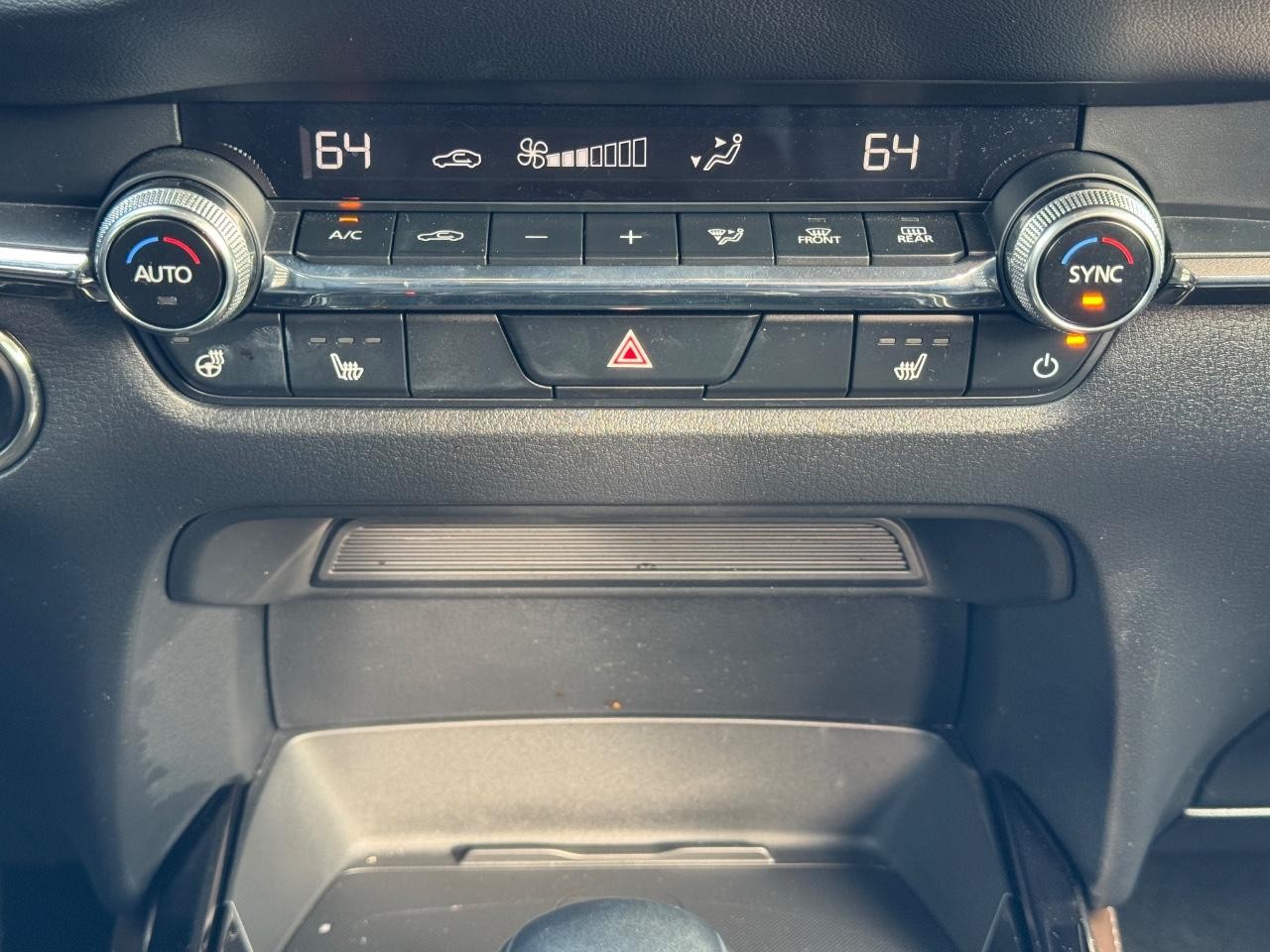 Mazda CX-30 Vehicle Full-screen Gallery Image 15