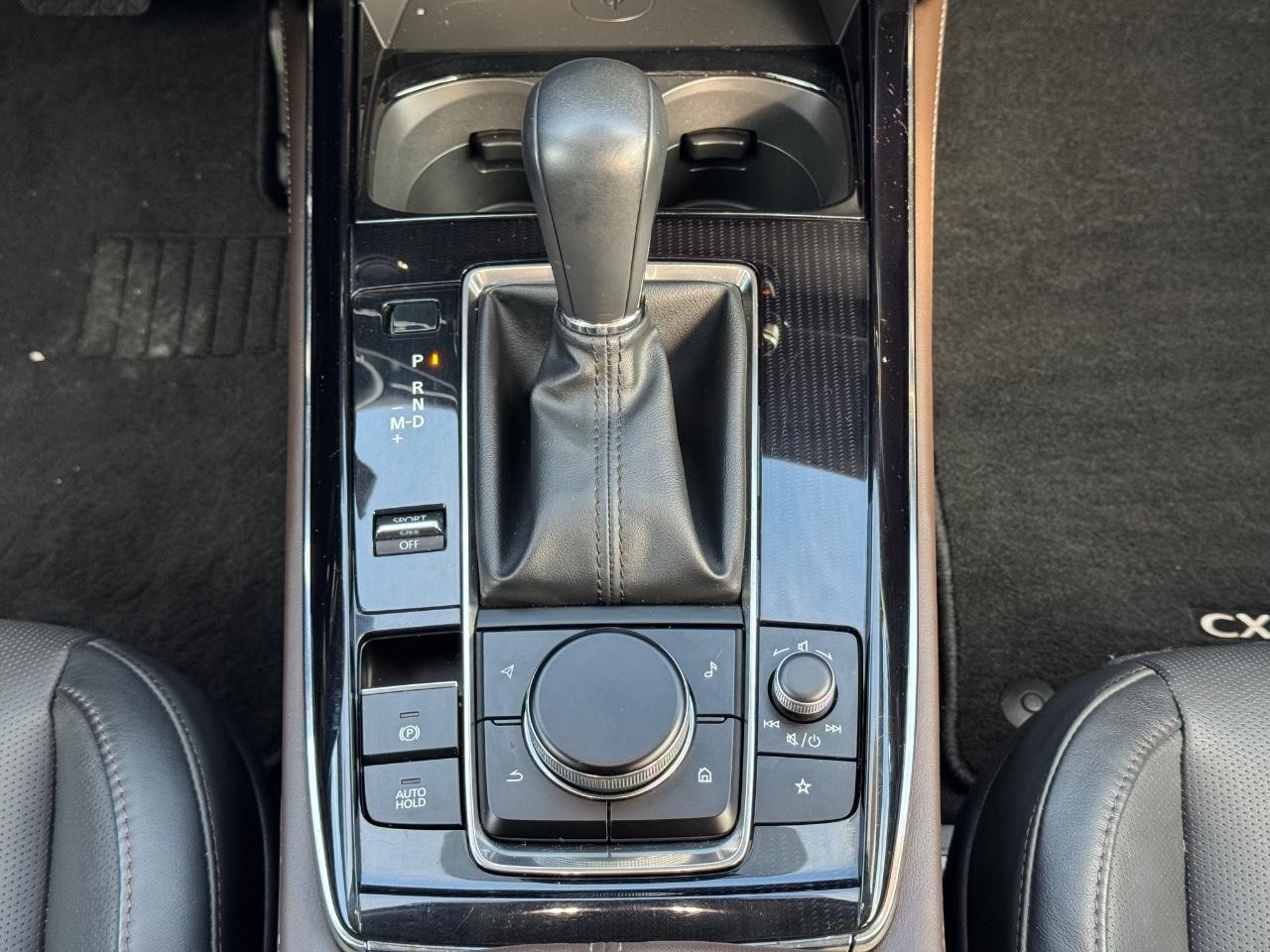 Mazda CX-30 Vehicle Full-screen Gallery Image 16