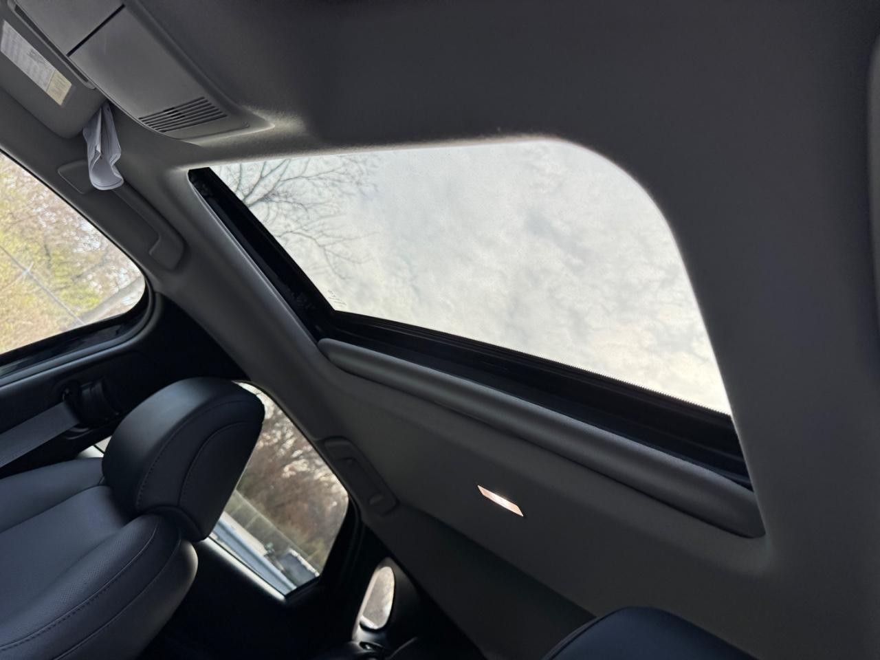 Mazda CX-30 Vehicle Full-screen Gallery Image 20