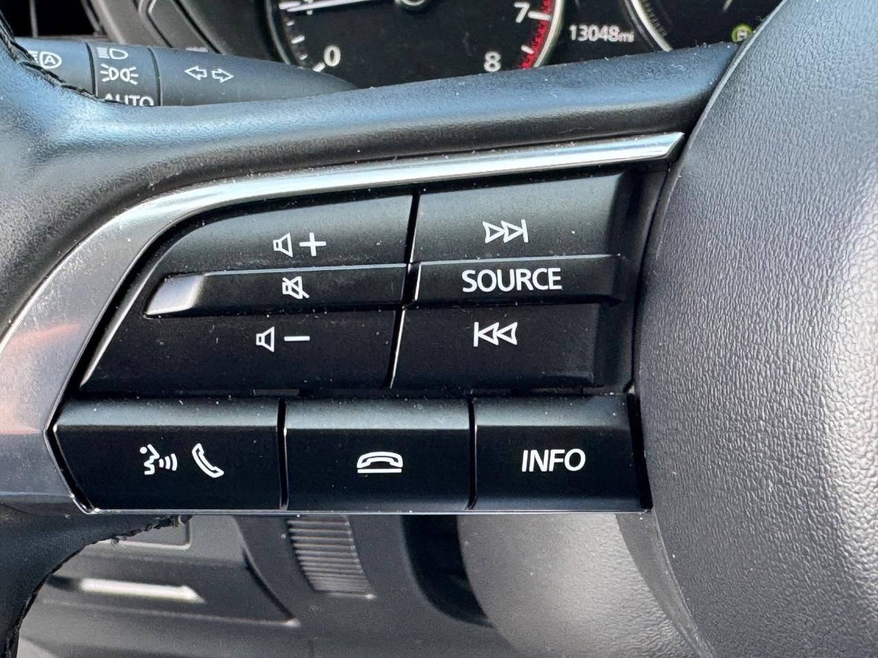 Mazda CX-30 Vehicle Full-screen Gallery Image 22