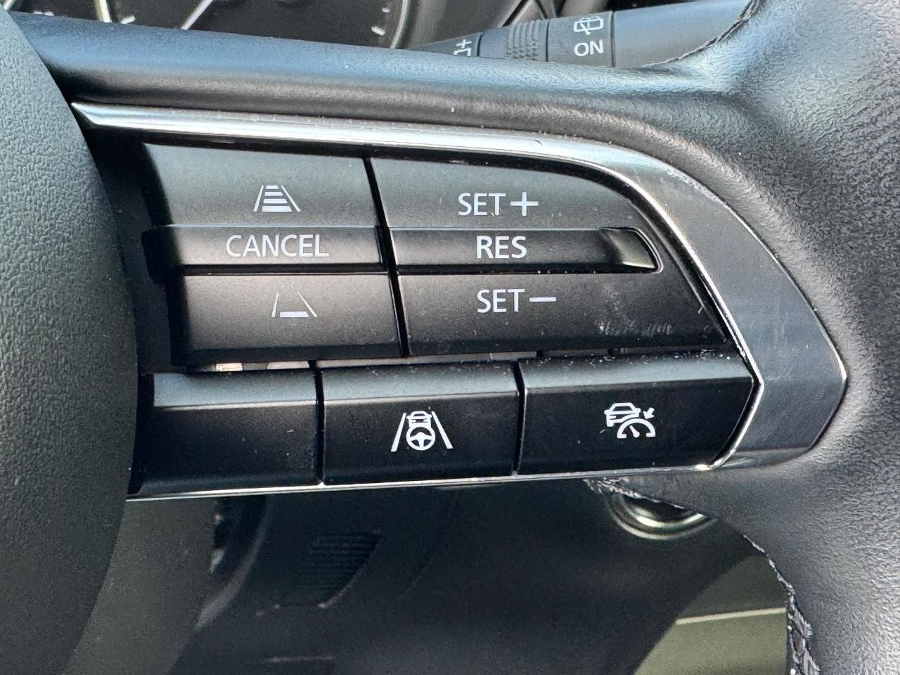 Mazda CX-30 Vehicle Full-screen Gallery Image 23