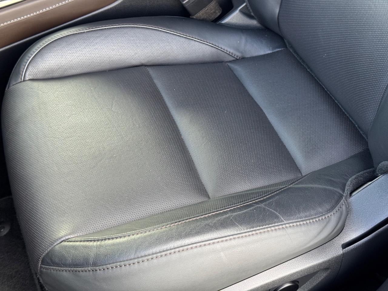 Mazda CX-30 Vehicle Full-screen Gallery Image 28