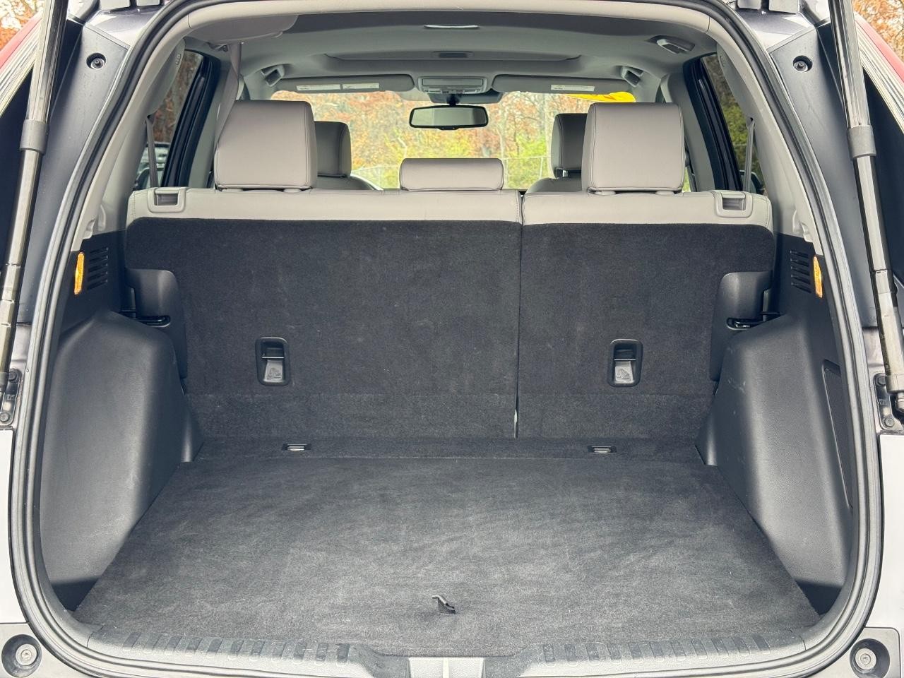 Honda CR-V Vehicle Full-screen Gallery Image 04