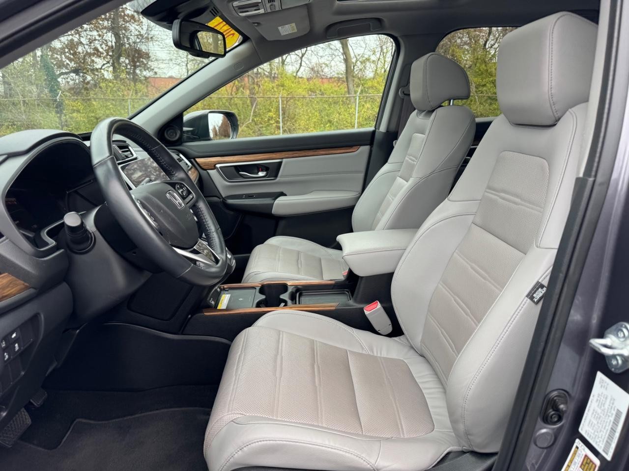 Honda CR-V Vehicle Full-screen Gallery Image 17