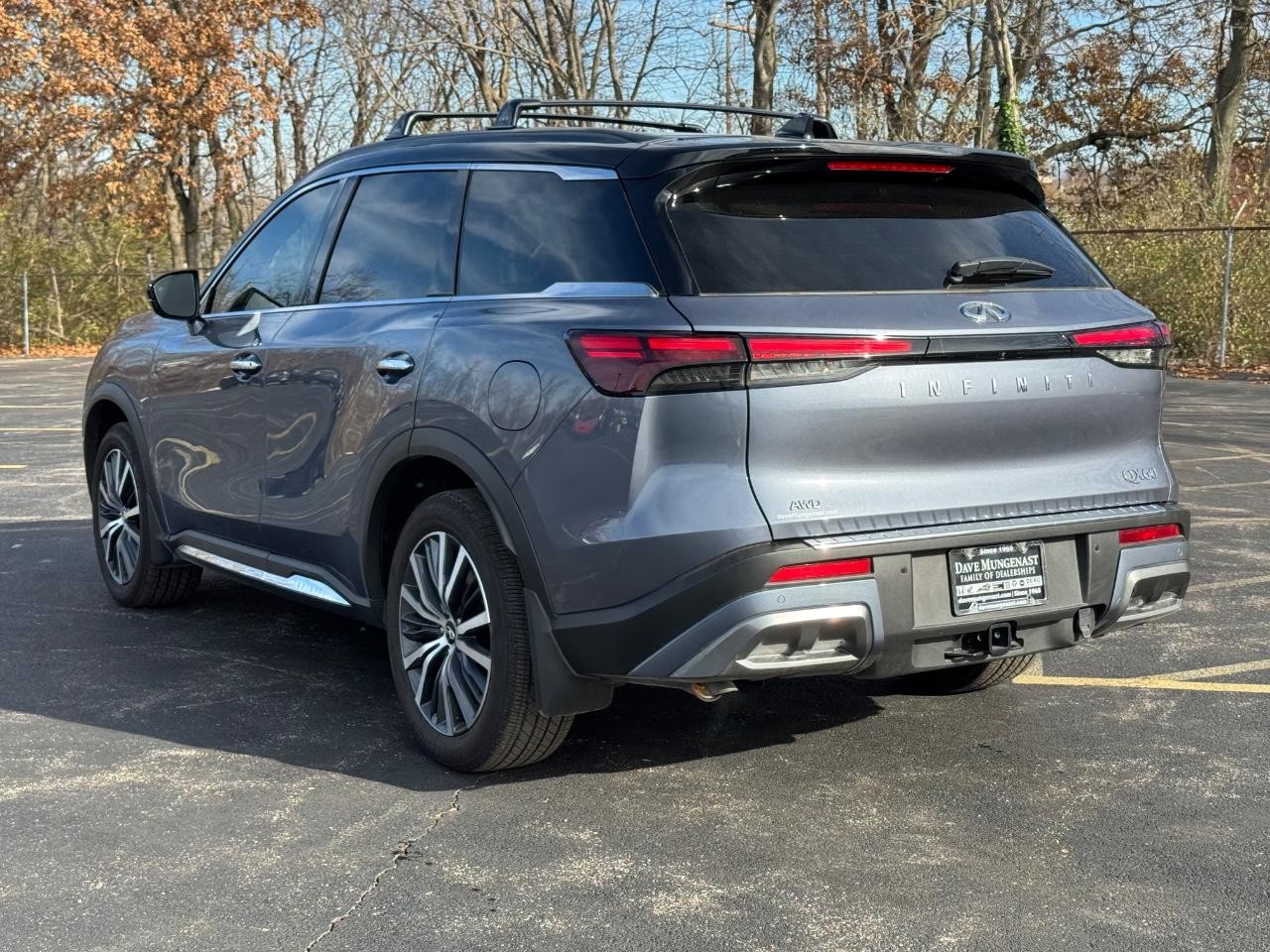 INFINITI QX60 Vehicle Full-screen Gallery Image 06