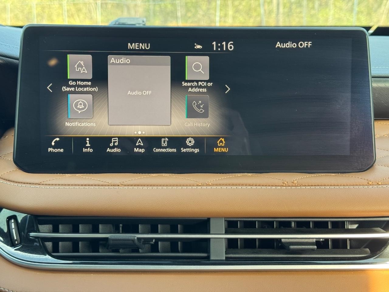 INFINITI QX60 Vehicle Full-screen Gallery Image 14