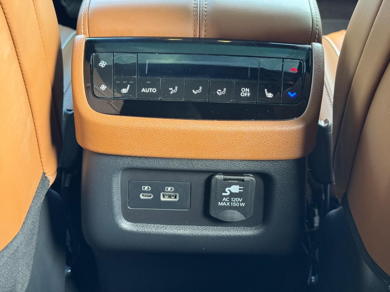 INFINITI QX60 Vehicle Full-screen Gallery Image 17