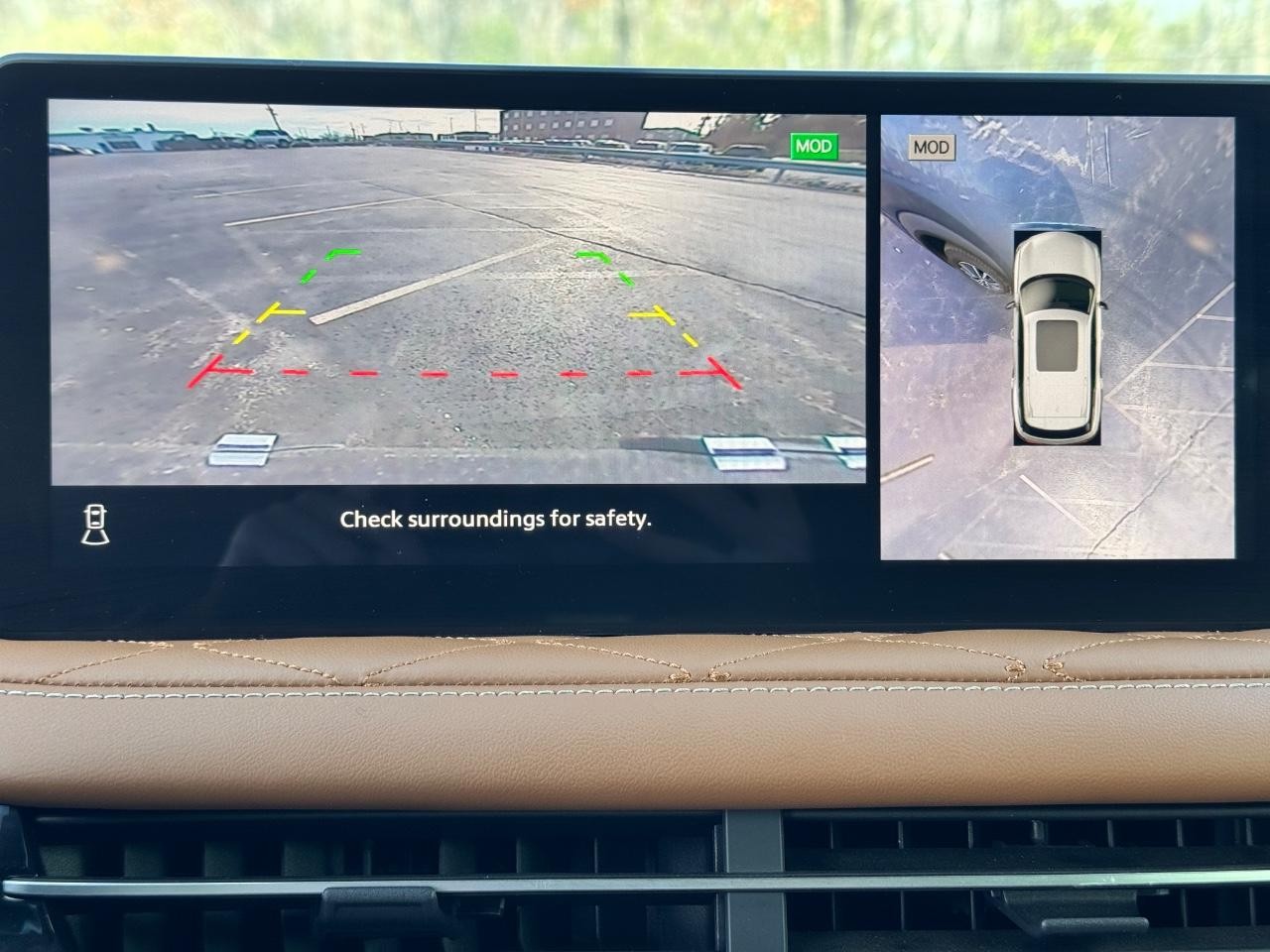 INFINITI QX60 Vehicle Full-screen Gallery Image 25