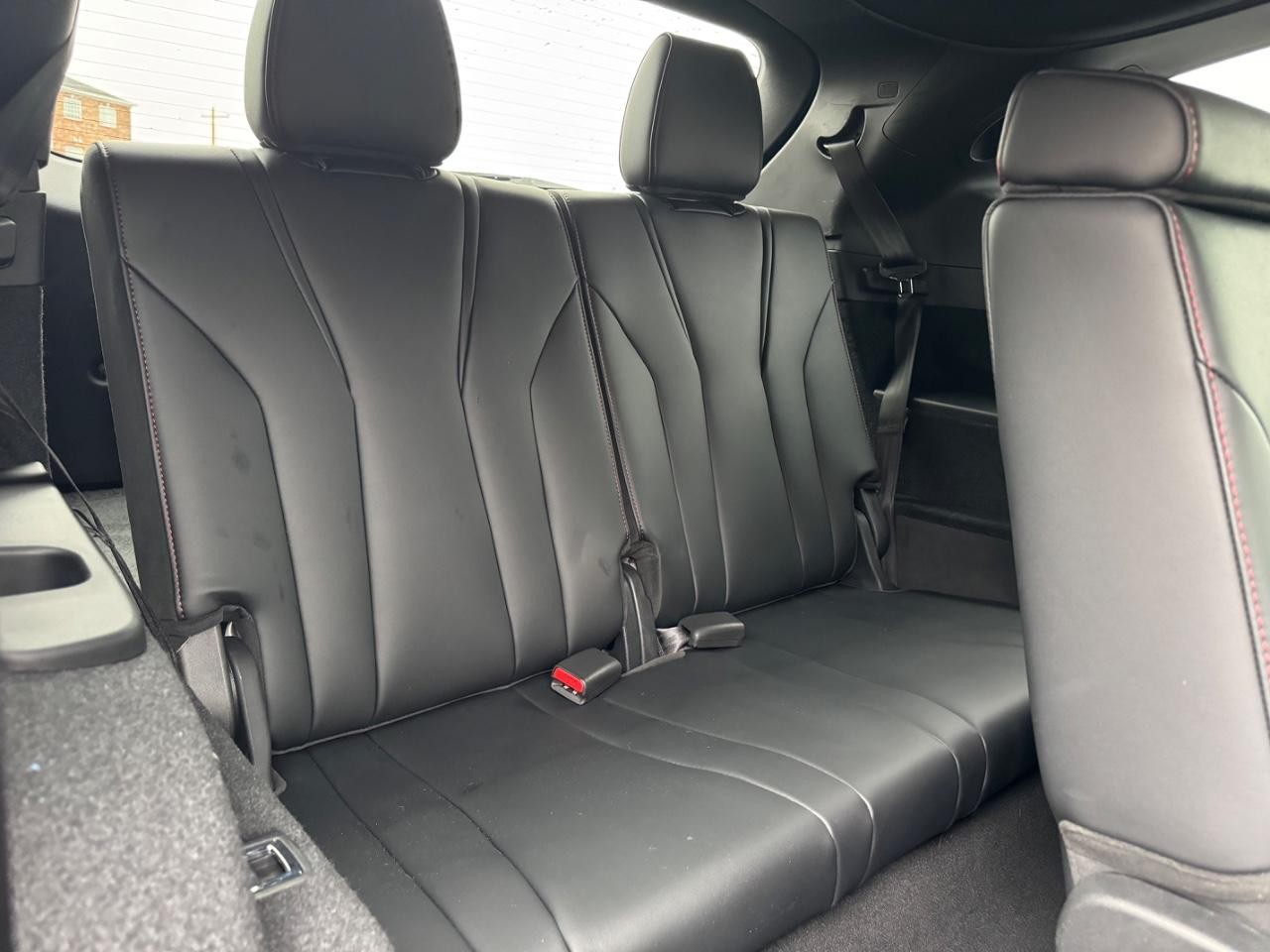 Acura MDX Vehicle Full-screen Gallery Image 10