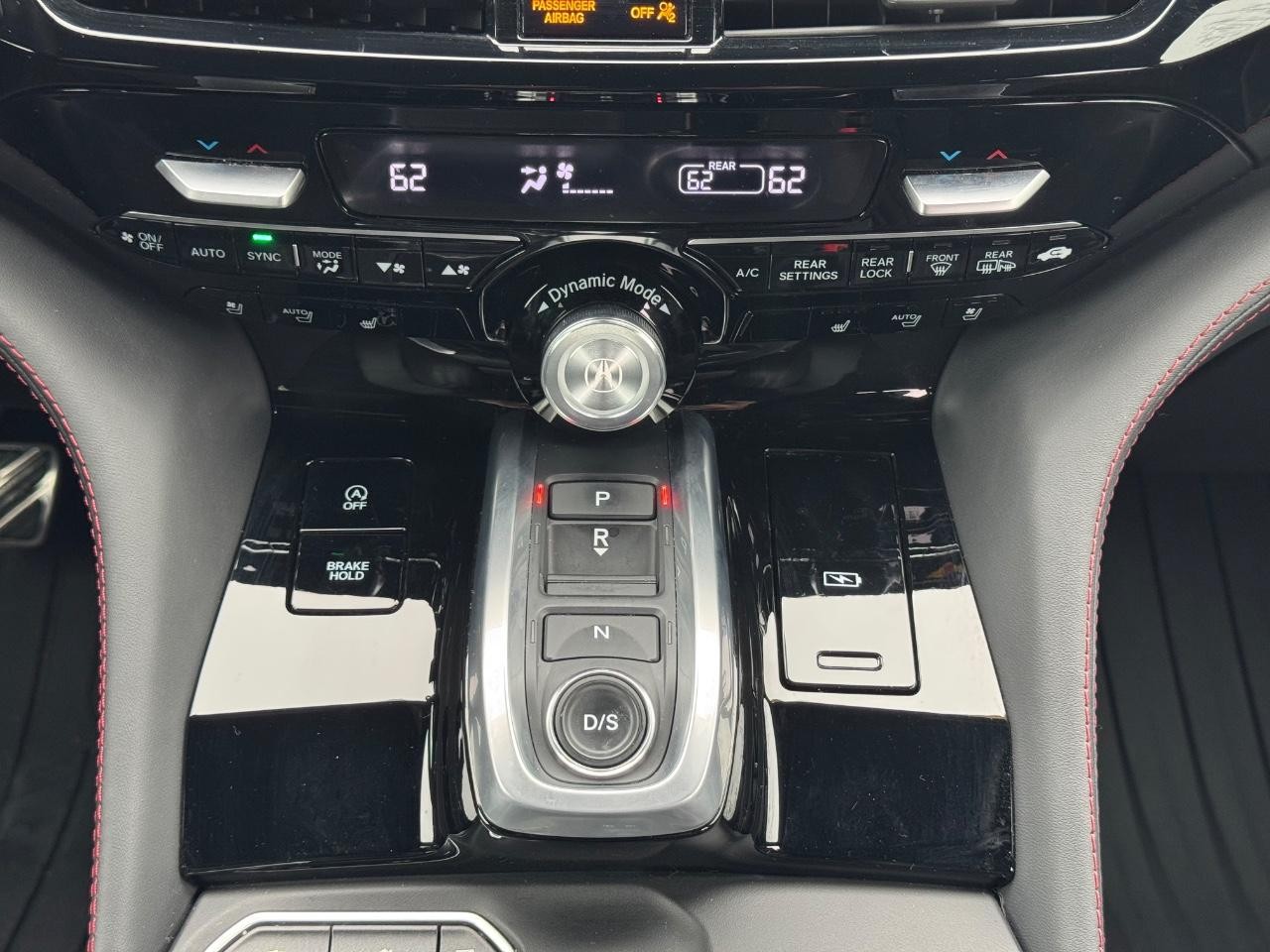 Acura MDX Vehicle Full-screen Gallery Image 15