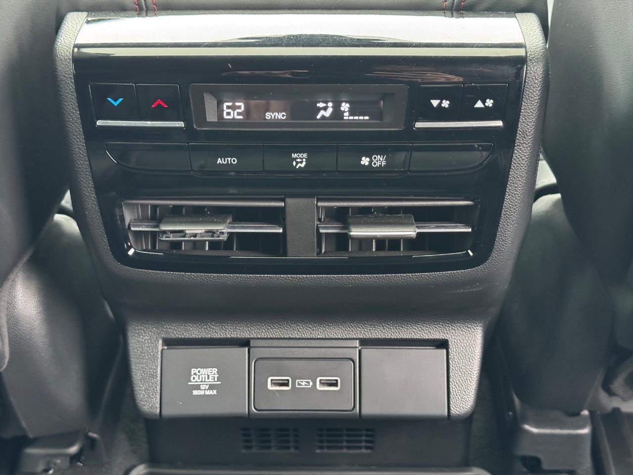 Acura MDX Vehicle Full-screen Gallery Image 17