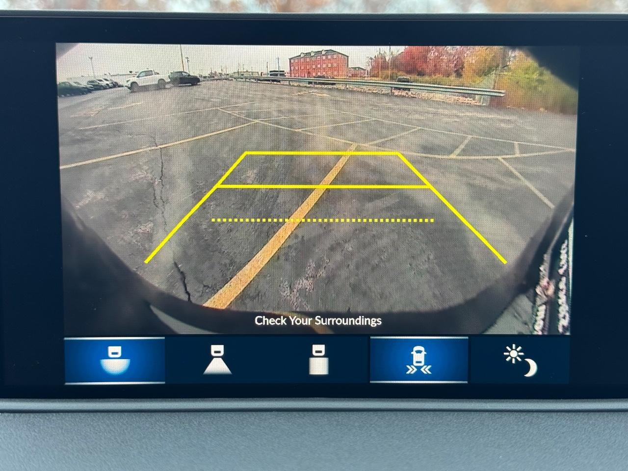 Acura MDX Vehicle Full-screen Gallery Image 25