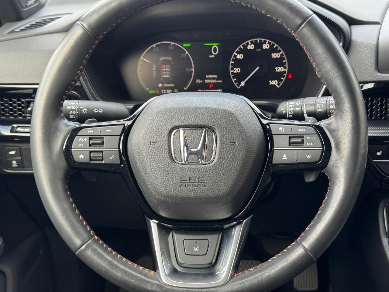 Honda CR-V Hybrid Vehicle Full-screen Gallery Image 12