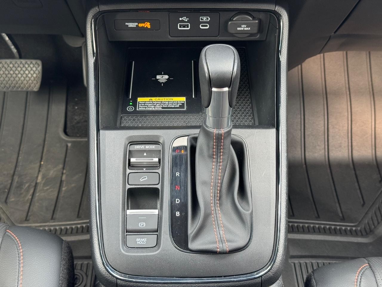 Honda CR-V Hybrid Vehicle Full-screen Gallery Image 15