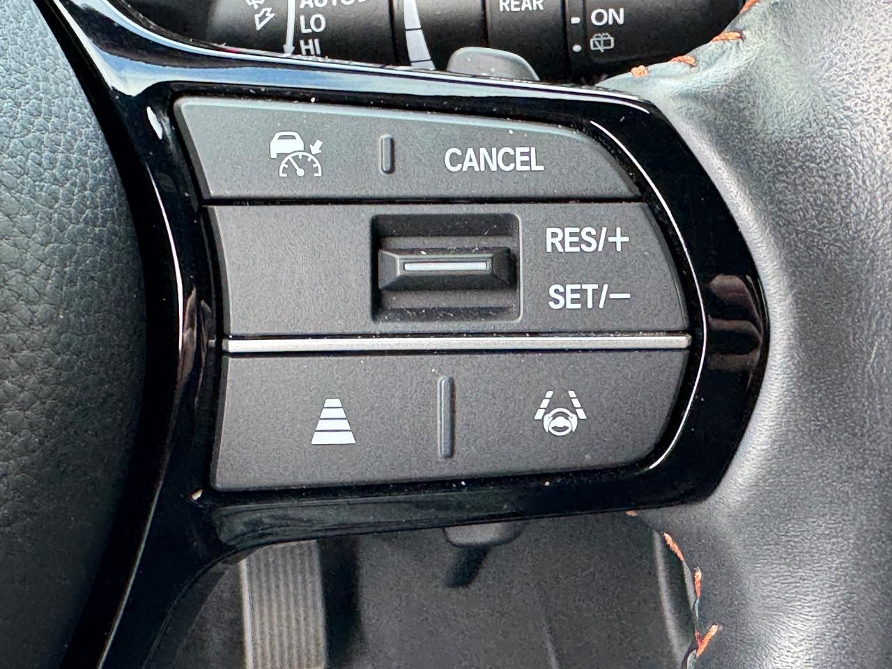 Honda CR-V Hybrid Vehicle Full-screen Gallery Image 22