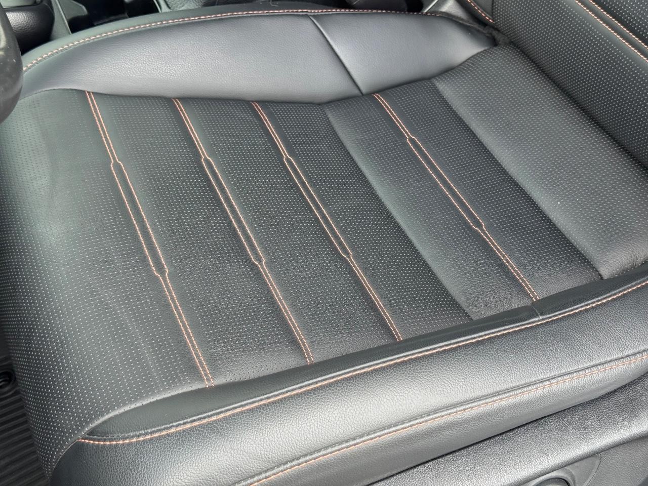 Honda CR-V Hybrid Vehicle Full-screen Gallery Image 27