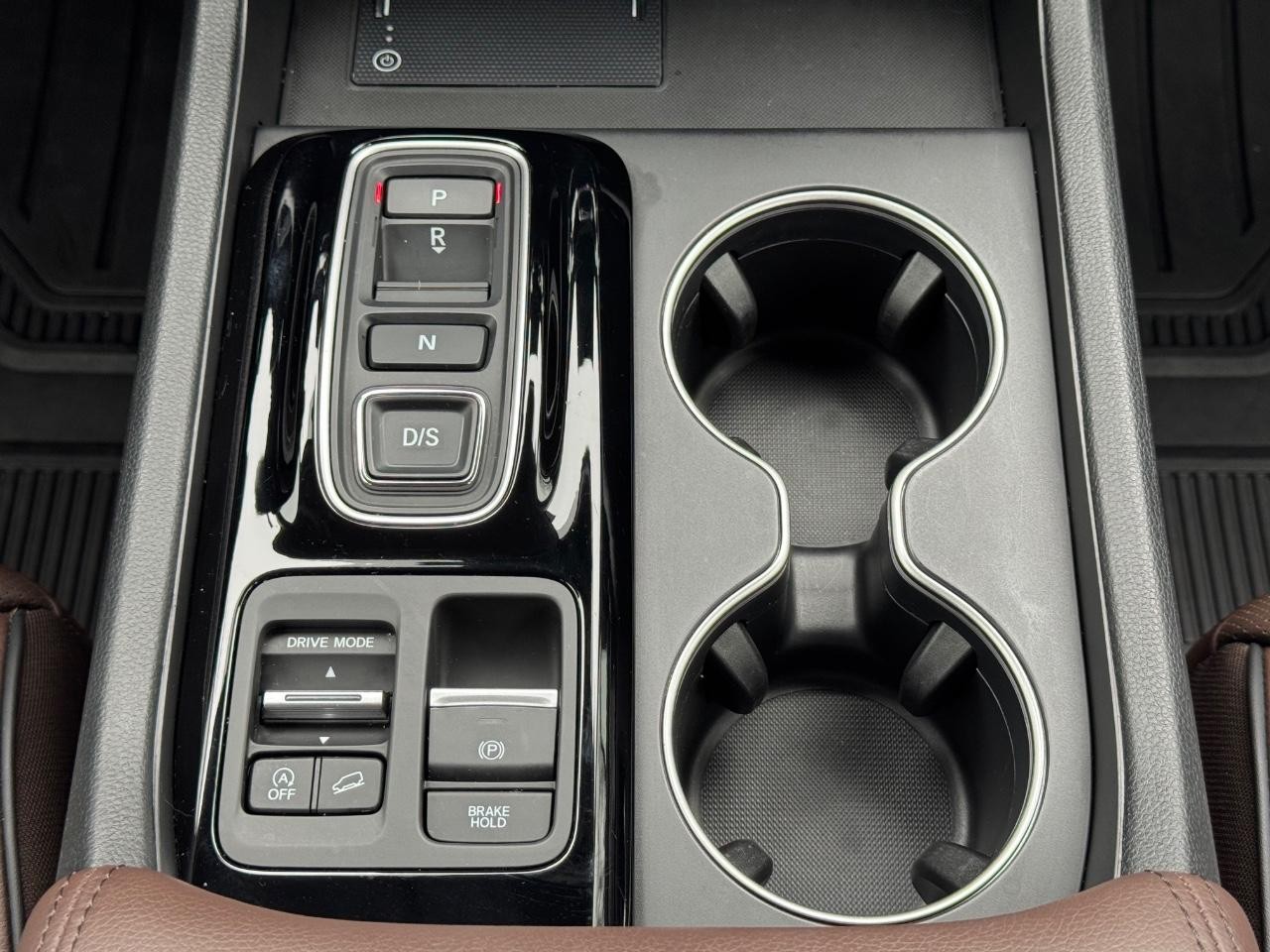 Honda Pilot Vehicle Full-screen Gallery Image 16