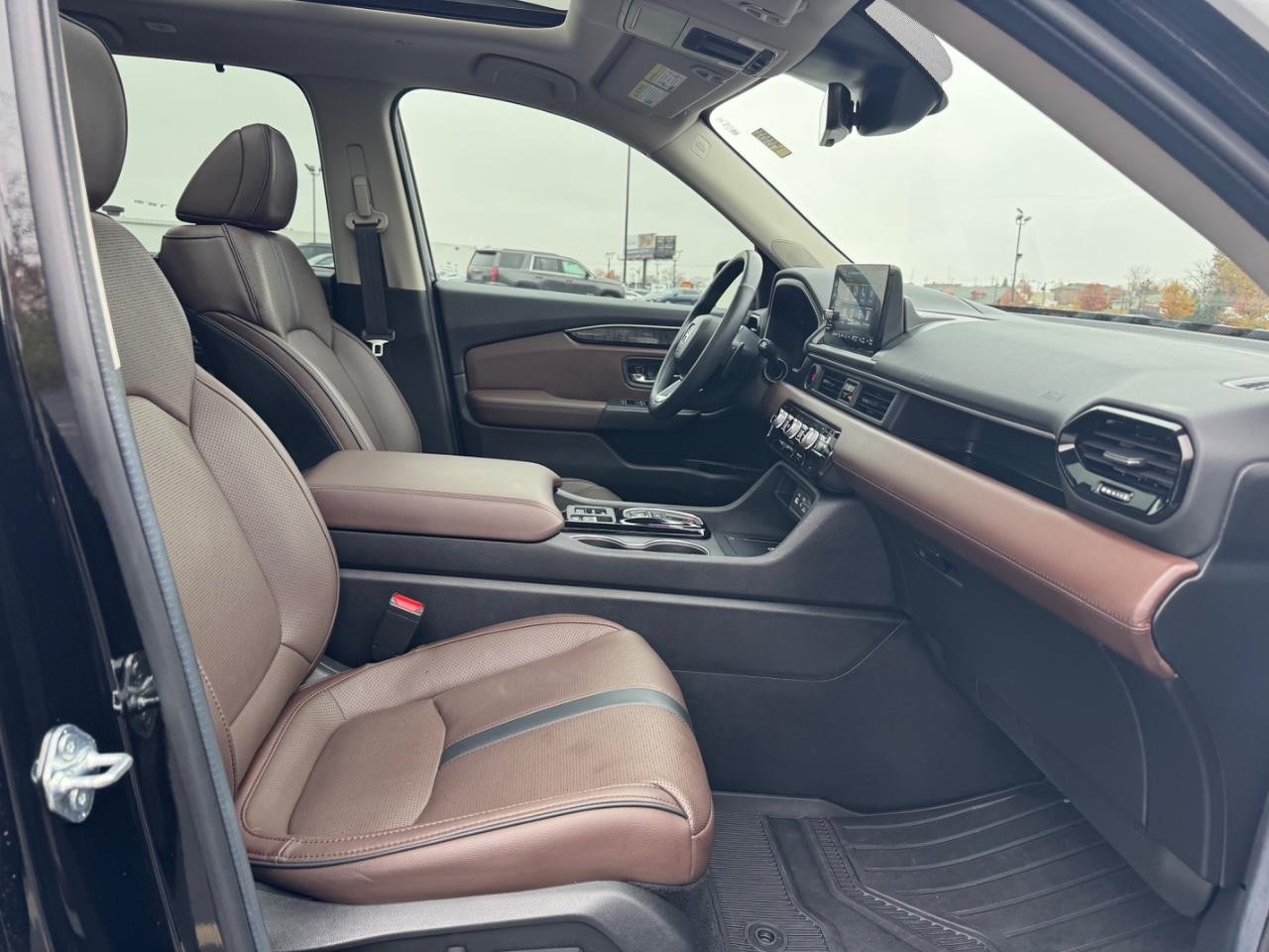 Honda Pilot Vehicle Full-screen Gallery Image 18