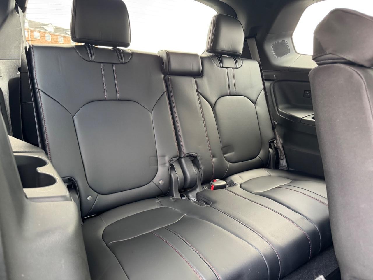 Honda Pilot Vehicle Full-screen Gallery Image 11