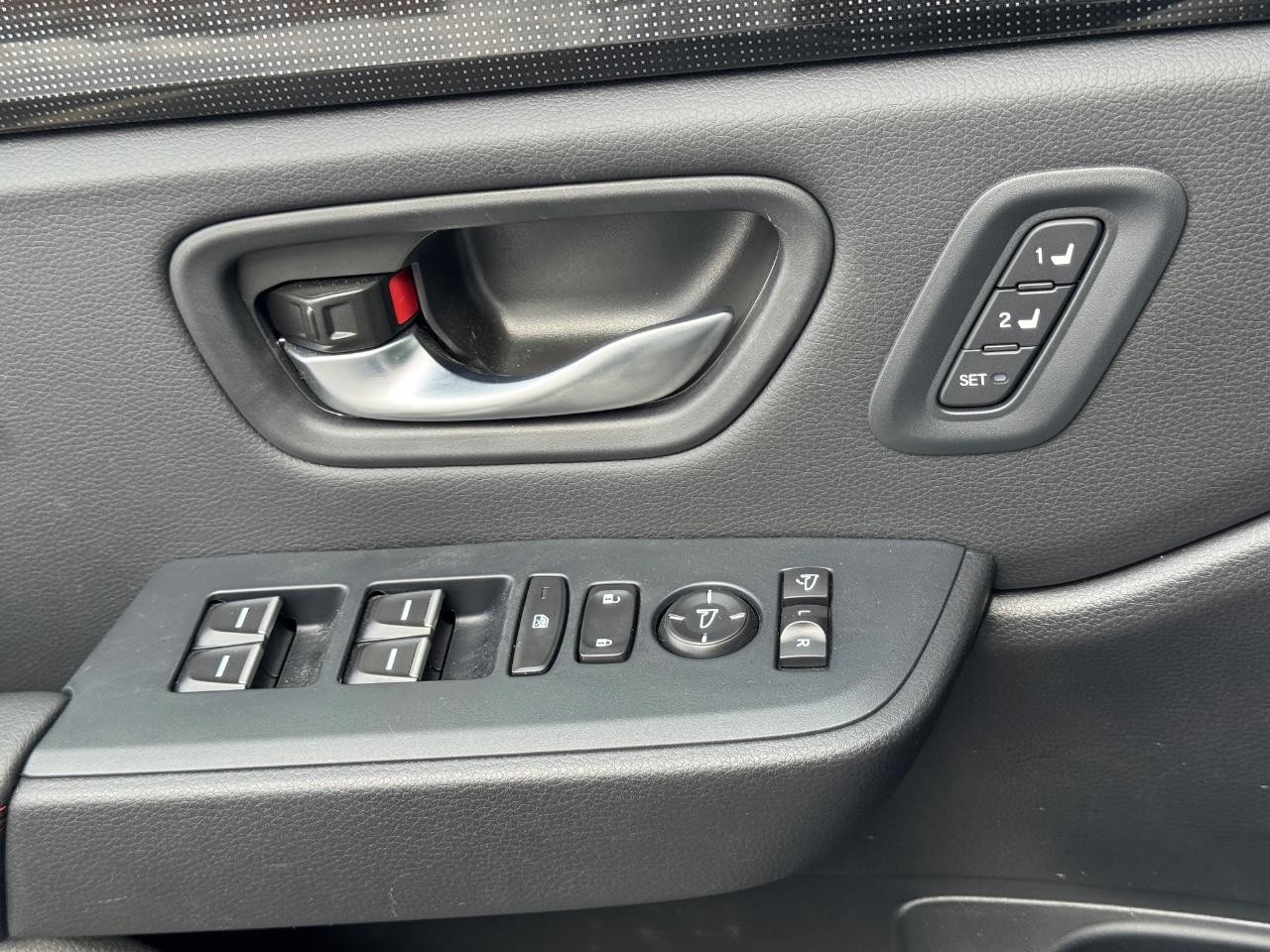 Honda Pilot Vehicle Full-screen Gallery Image 27