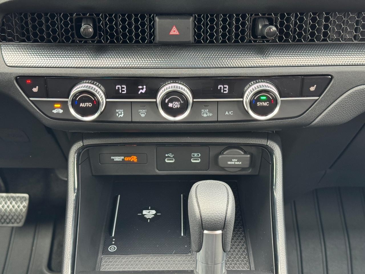 Honda CR-V Vehicle Full-screen Gallery Image 14