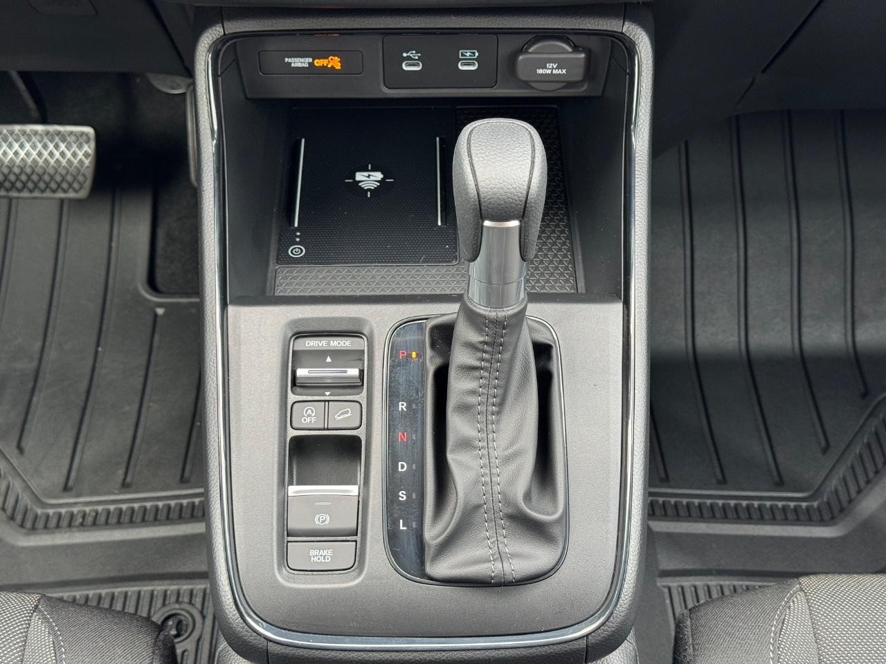 Honda CR-V Vehicle Full-screen Gallery Image 15