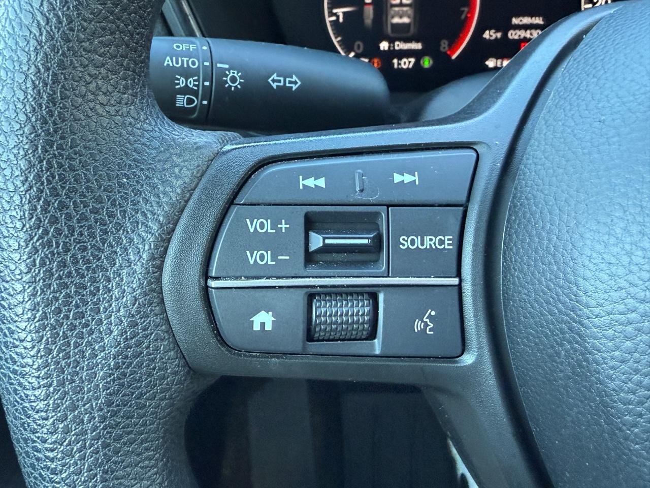 Honda CR-V Vehicle Full-screen Gallery Image 16