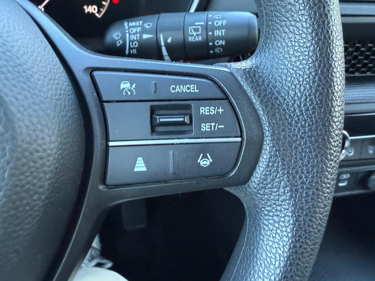 Honda CR-V Vehicle Full-screen Gallery Image 17