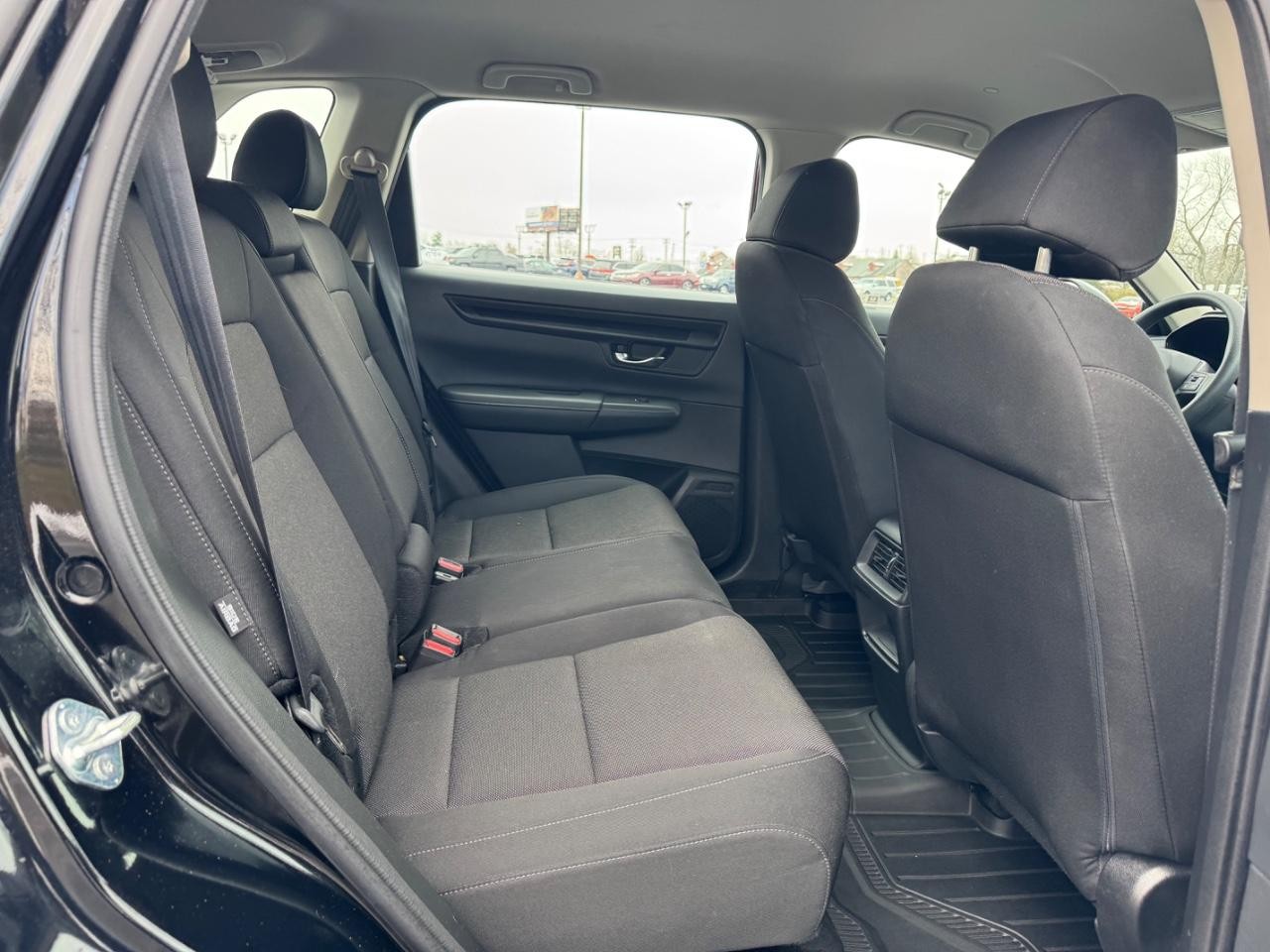 Honda CR-V Vehicle Full-screen Gallery Image 10