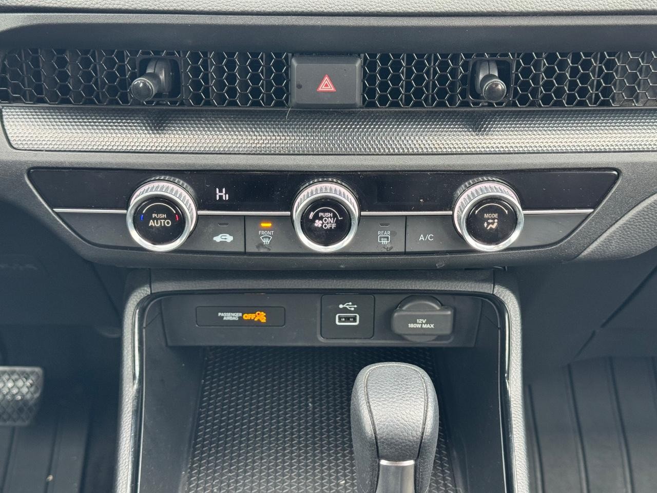 Honda CR-V Vehicle Full-screen Gallery Image 14