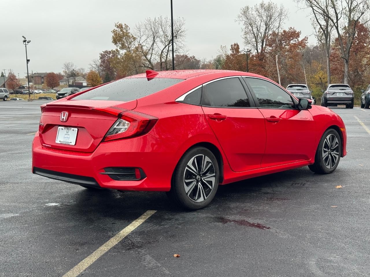 Honda Civic Sedan Vehicle Full-screen Gallery Image 03