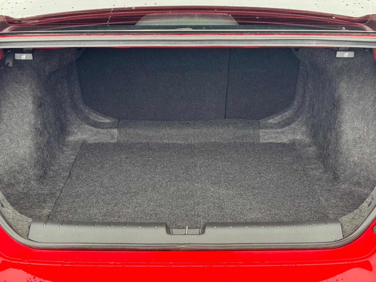 Honda Civic Sedan Vehicle Full-screen Gallery Image 04