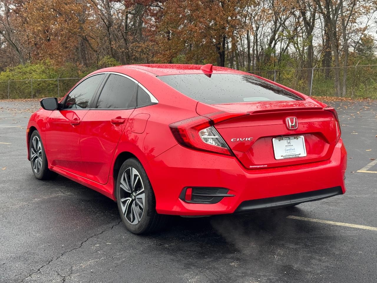 Honda Civic Sedan Vehicle Full-screen Gallery Image 06