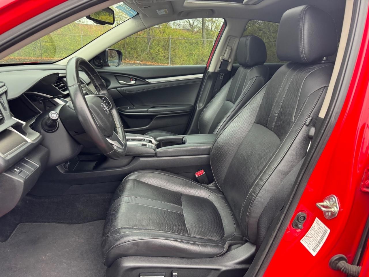 Honda Civic Sedan Vehicle Full-screen Gallery Image 16