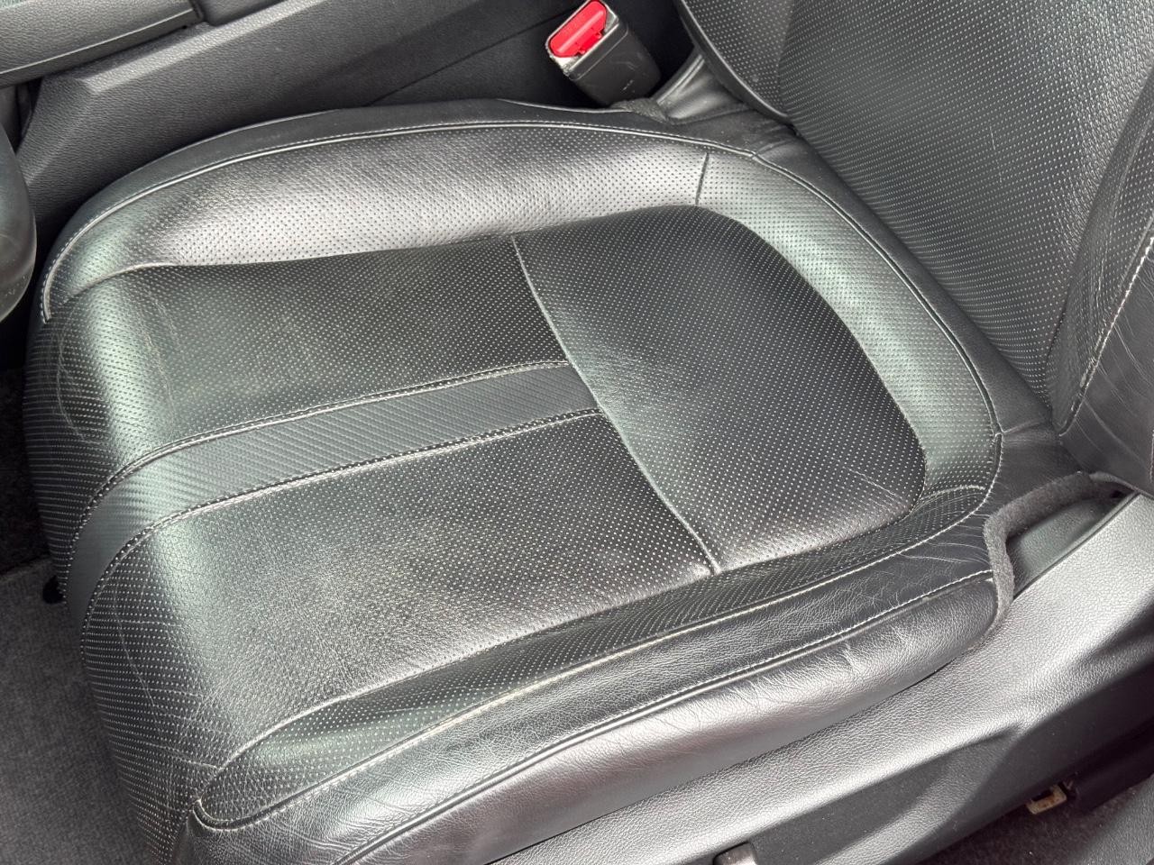 Honda Civic Sedan Vehicle Full-screen Gallery Image 24