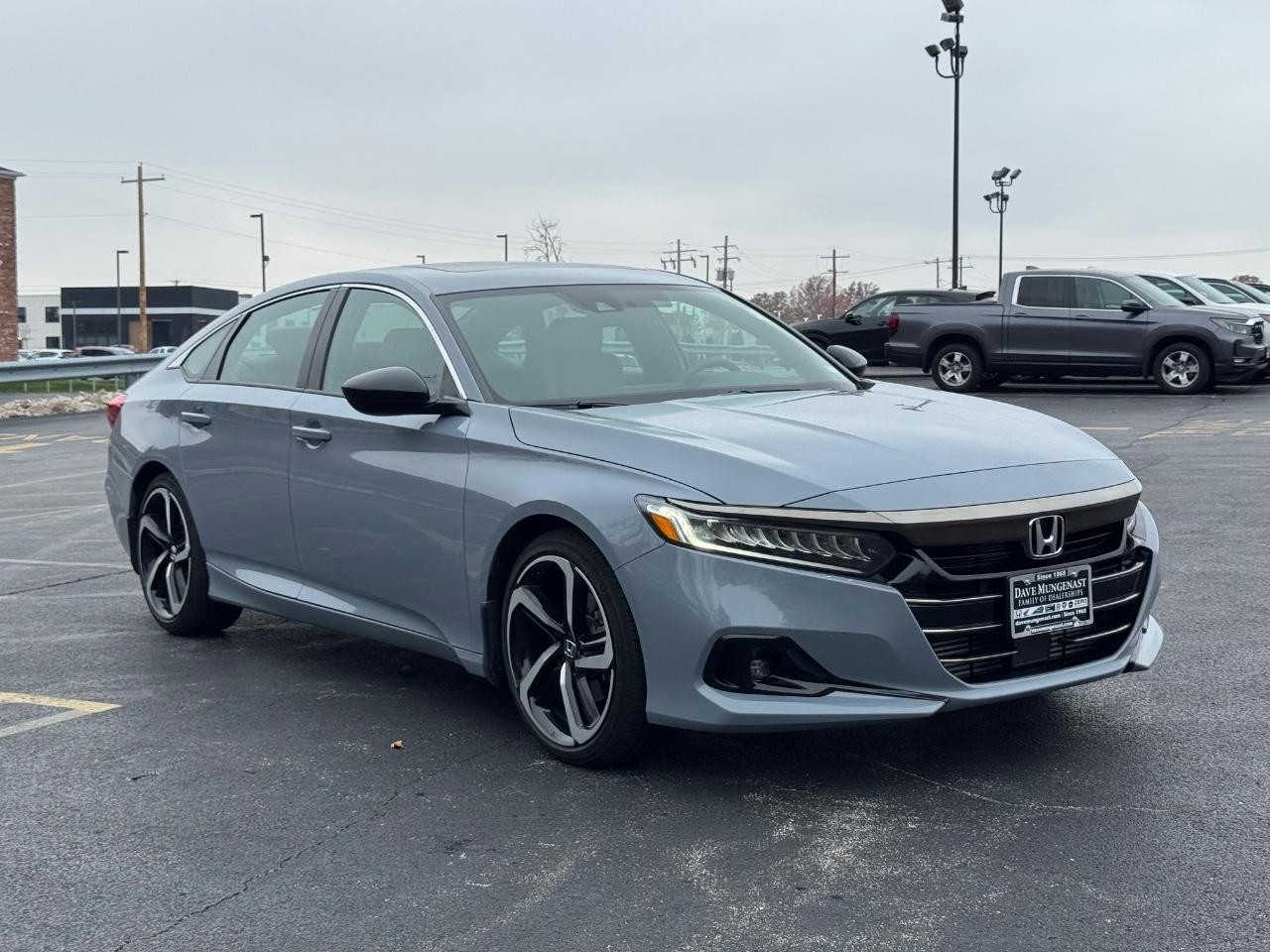 Honda Accord Sedan Vehicle Full-screen Gallery Image 16