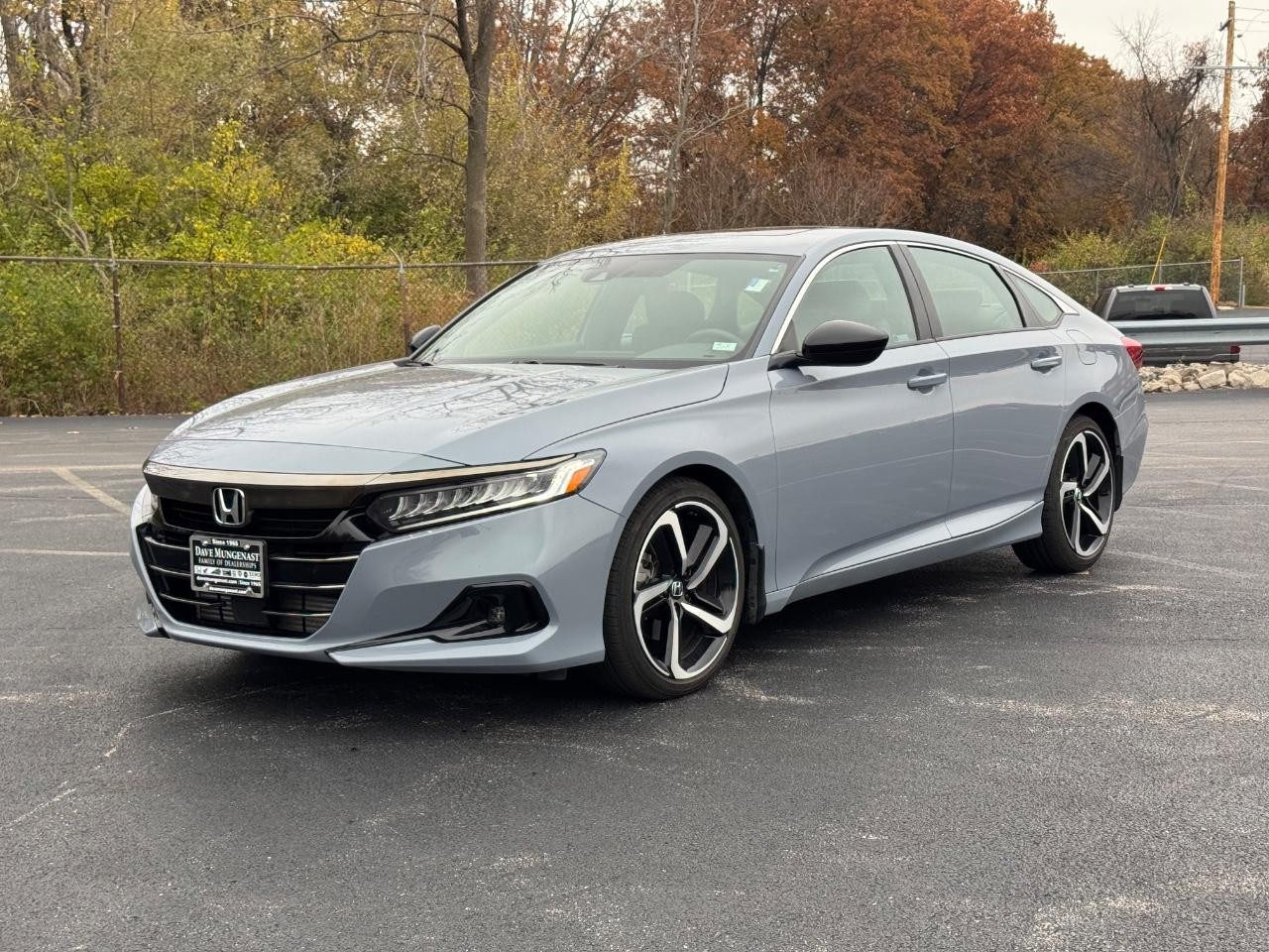 Honda Accord Sedan Vehicle Full-screen Gallery Image 23