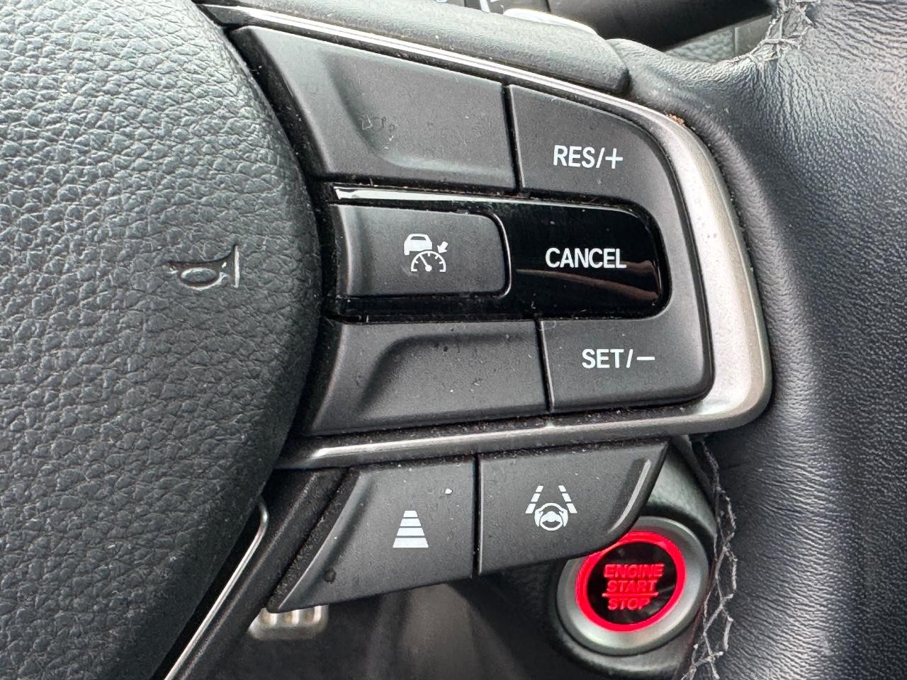 Honda Accord Sedan Vehicle Full-screen Gallery Image 37