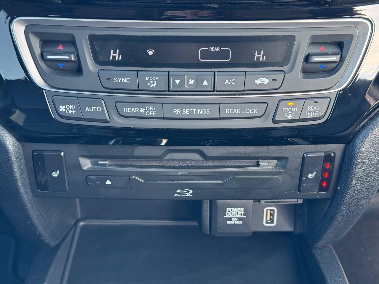 Honda Pilot Vehicle Full-screen Gallery Image 15