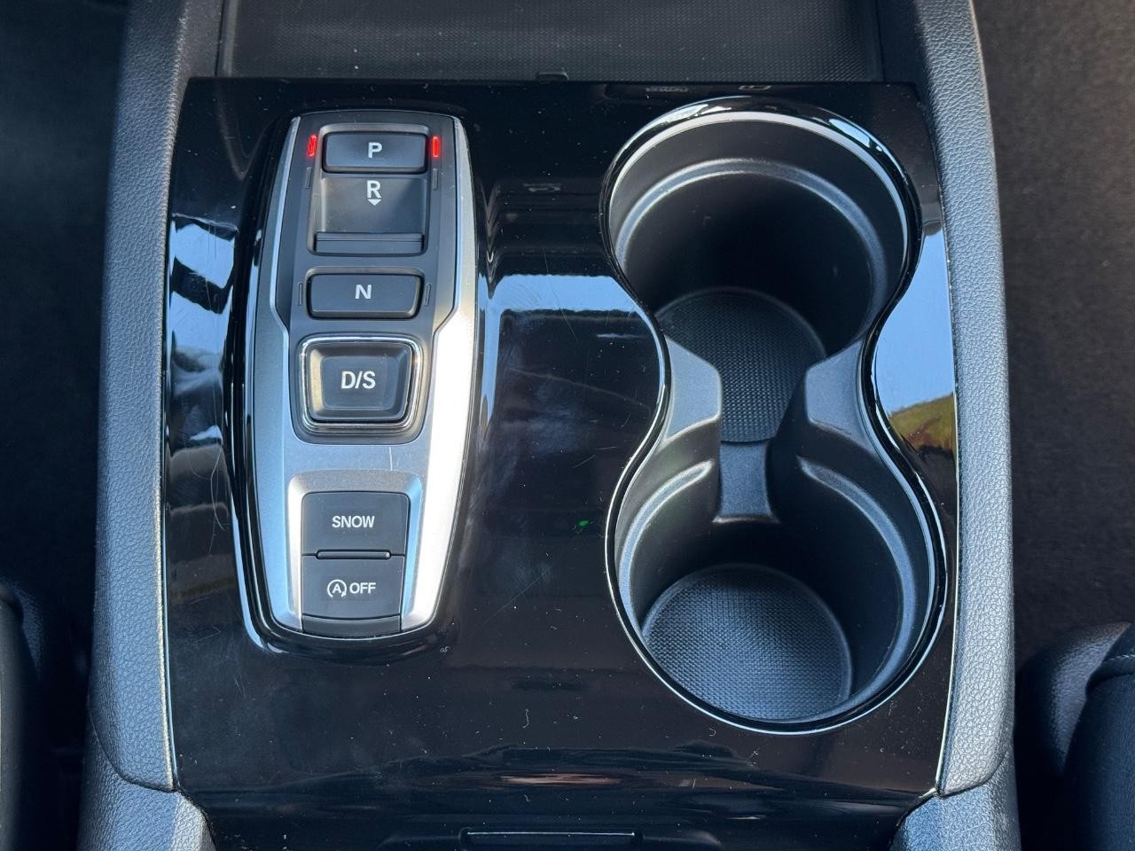 Honda Pilot Vehicle Full-screen Gallery Image 16