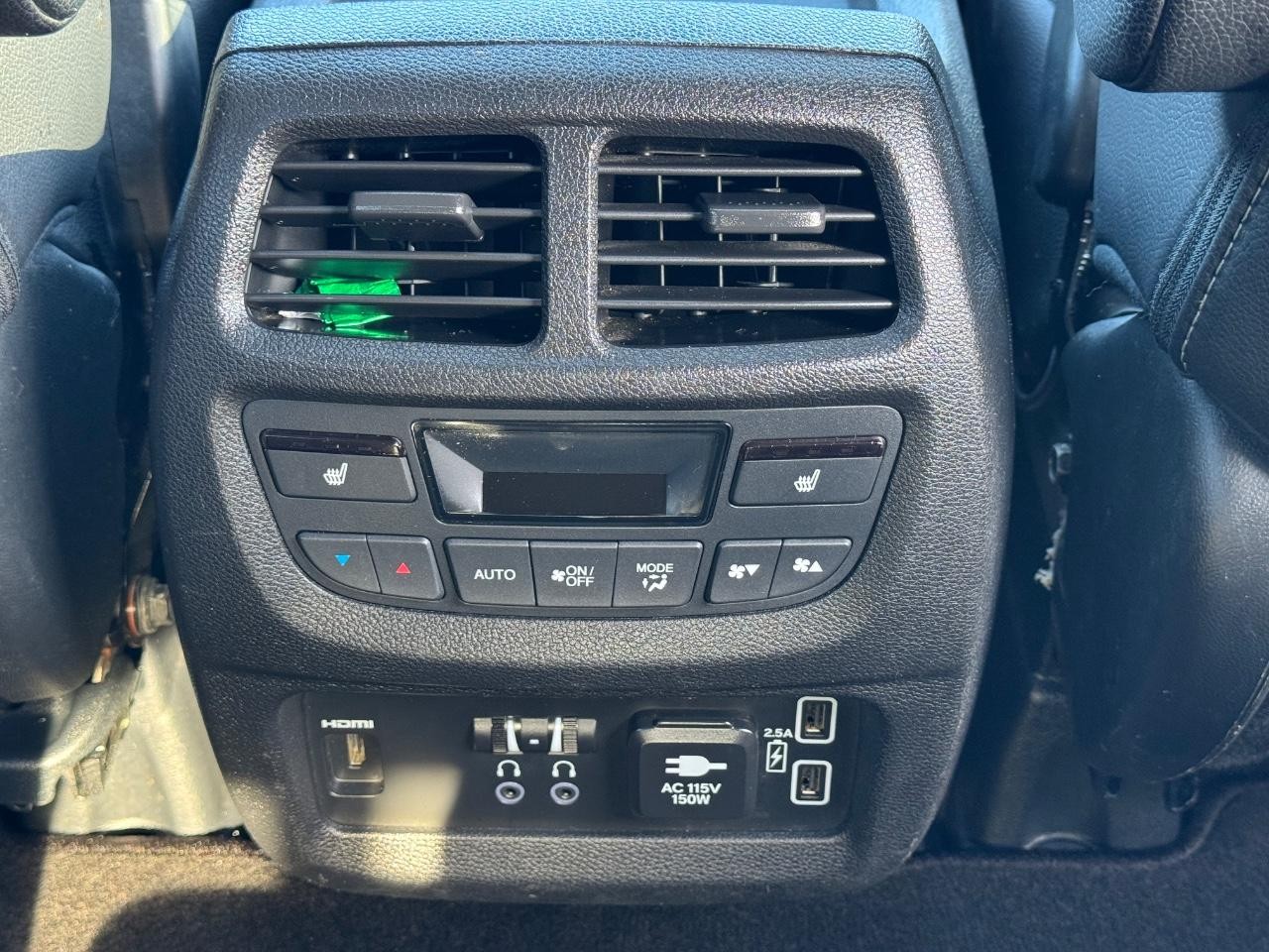 Honda Pilot Vehicle Full-screen Gallery Image 17