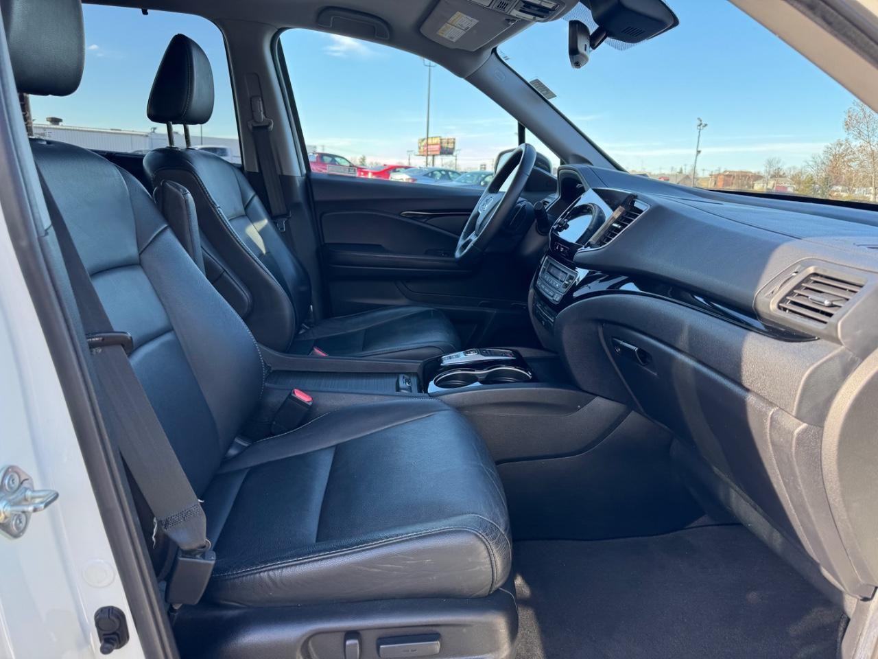 Honda Pilot Vehicle Full-screen Gallery Image 19